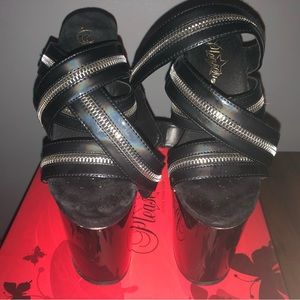 Pleaser XTM 840. Black size 6 heels